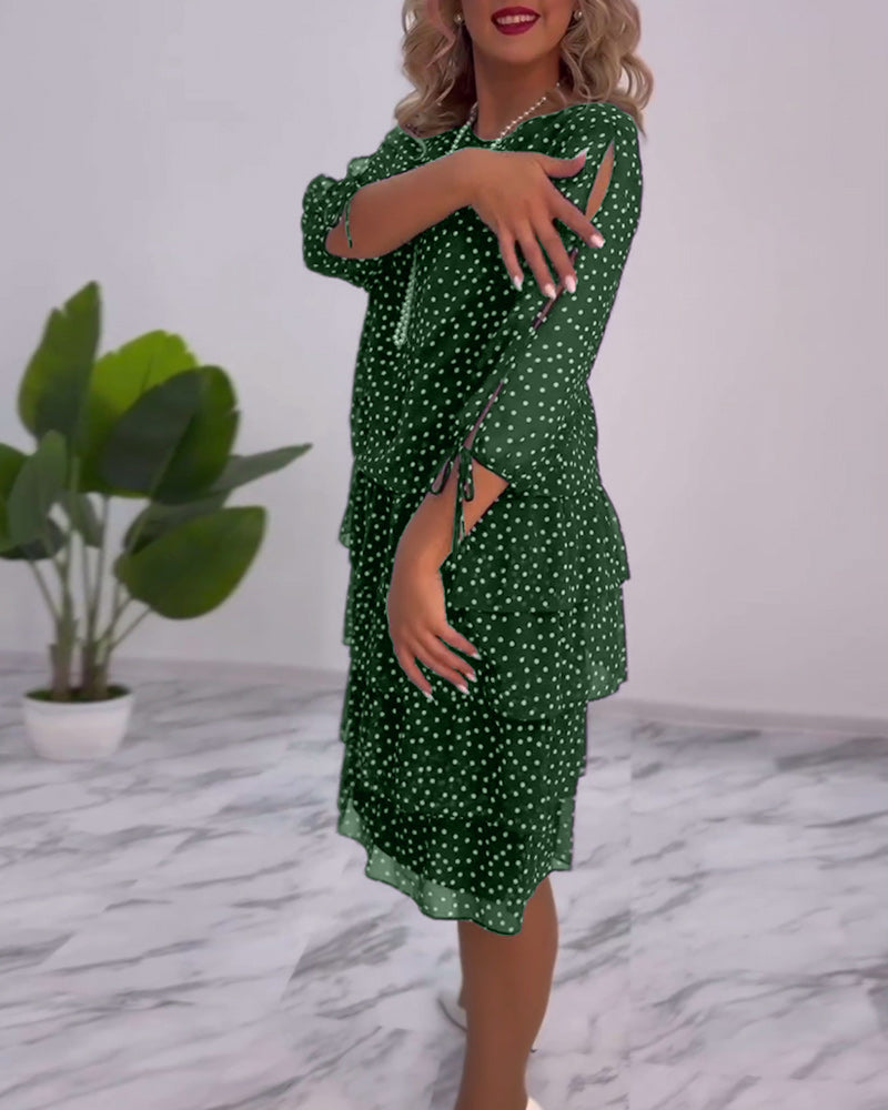 Ropa Elegante y Superpuesta con Lunares