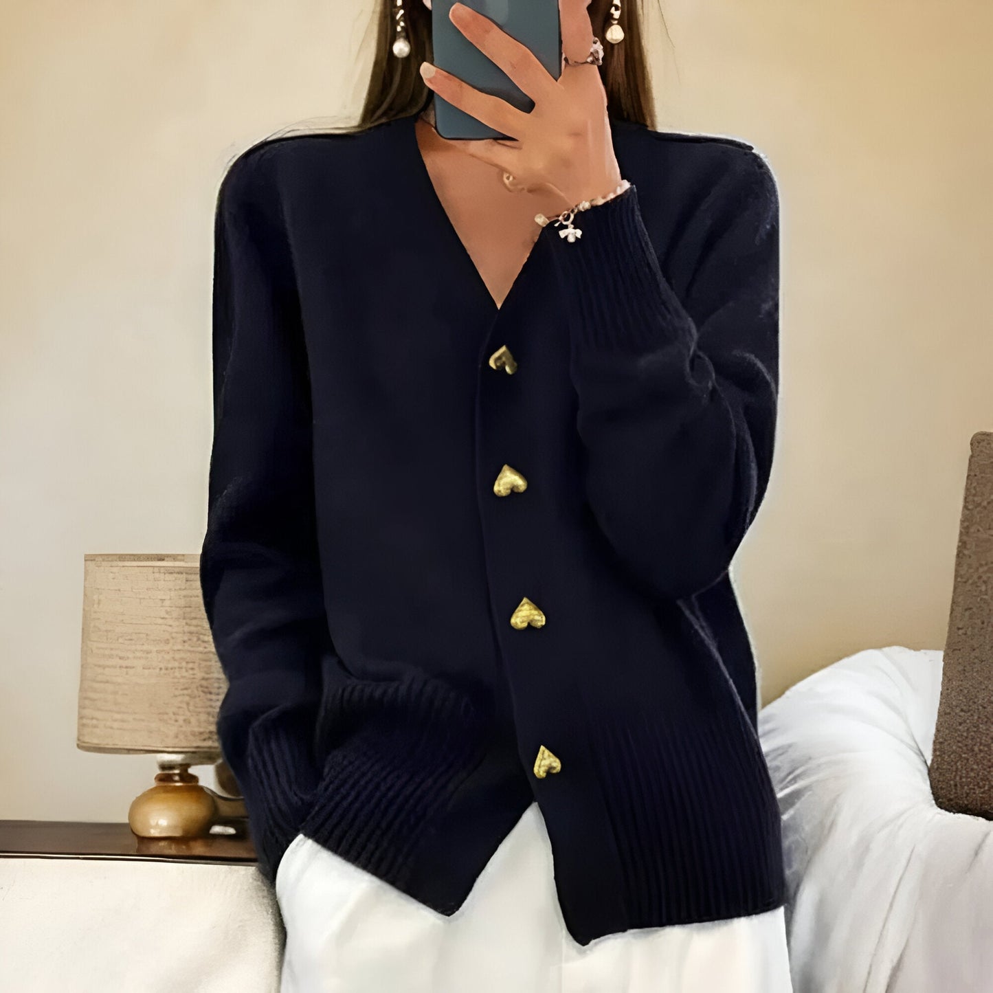 Cárdigan elegante con botones en forma de corazón