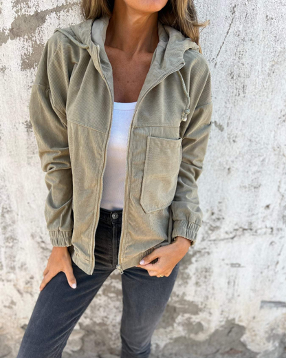 Chaqueta con capucha de pana