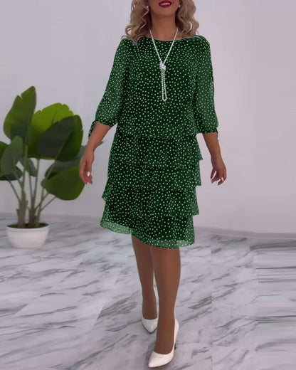 Ropa Elegante y Superpuesta con Lunares