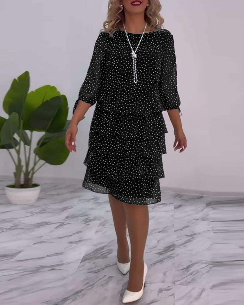 Ropa Elegante y Superpuesta con Lunares