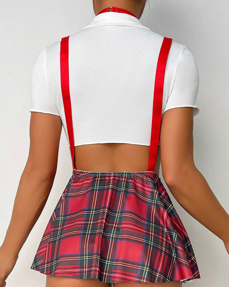 Conjunto Sexy de 3 Piezas con Crop Top, Falda Plisada y Slip