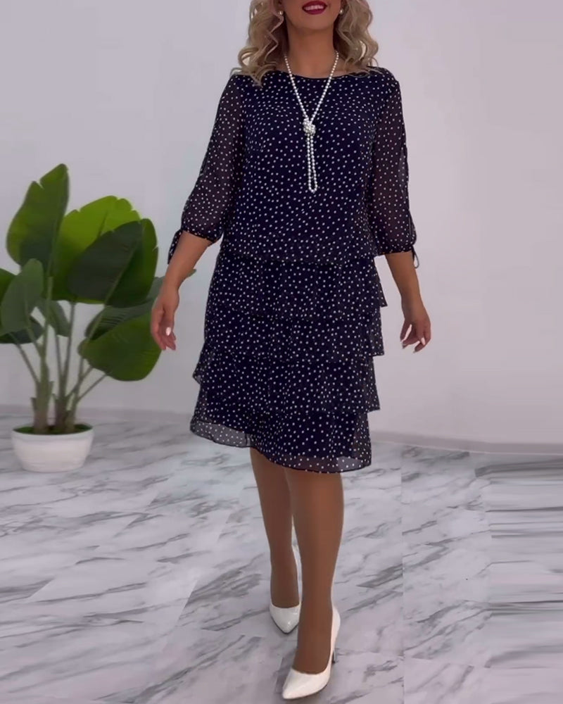 Ropa Elegante y Superpuesta con Lunares