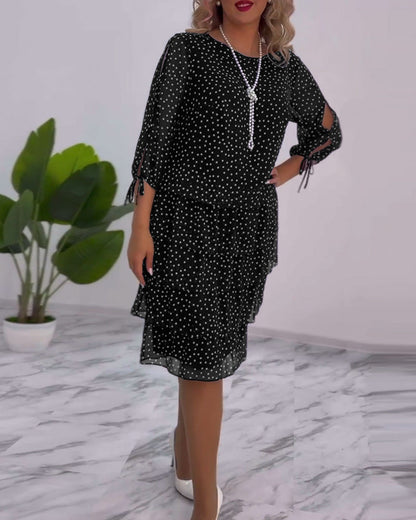 Ropa Elegante y Superpuesta con Lunares