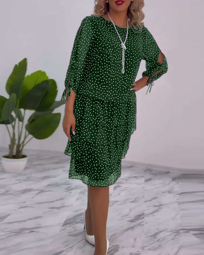 Ropa Elegante y Superpuesta con Lunares