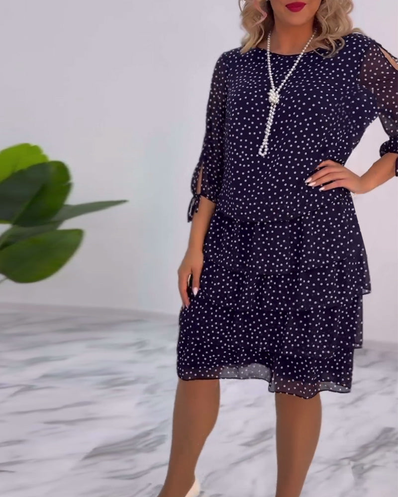 Ropa Elegante y Superpuesta con Lunares