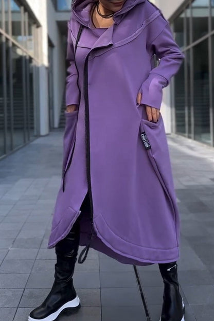Vestido con capucha de manga larga y dobladillo asimétrico