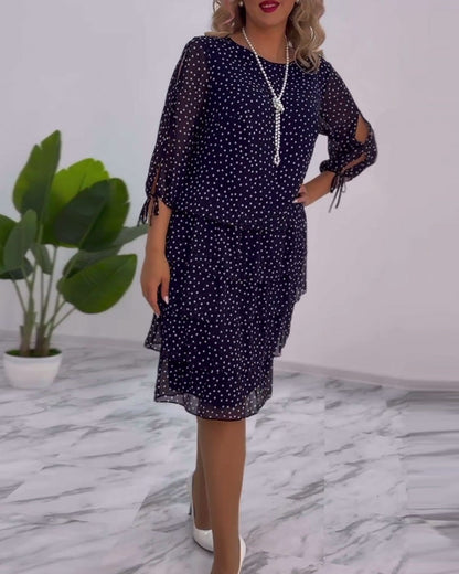 Ropa Elegante y Superpuesta con Lunares