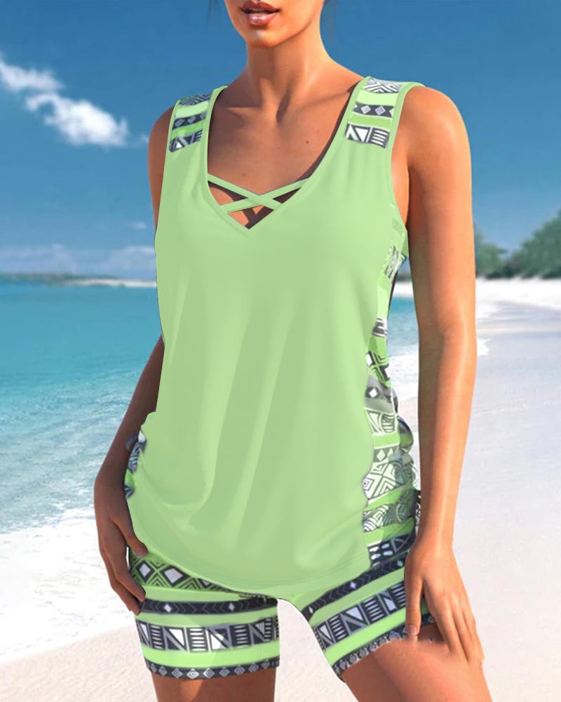 Tankini con estampado geométrico y escote en V