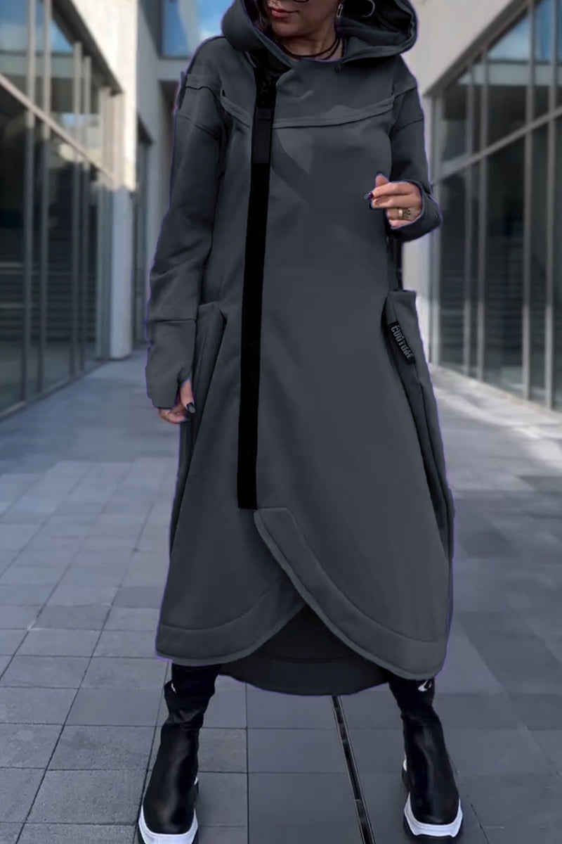 Vestido con capucha de manga larga y dobladillo asimétrico