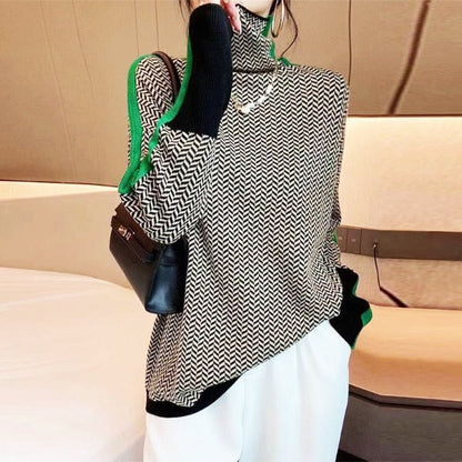Suéter de cuello alto con llamativas rayas contrastantes