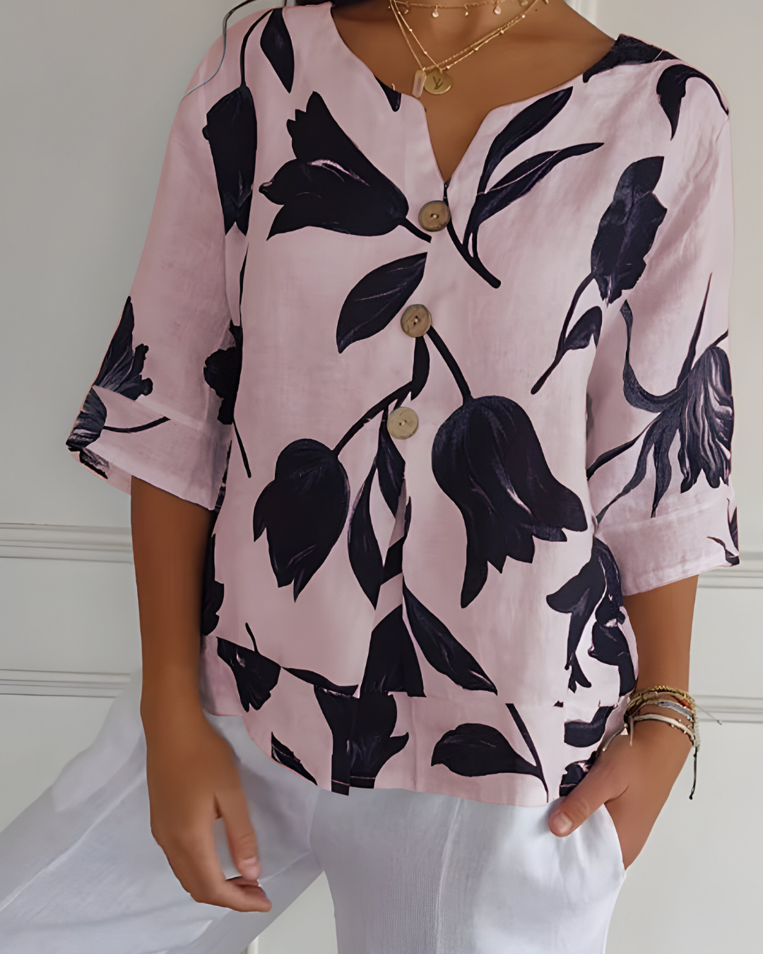 Blusa de Primavera con escote en V