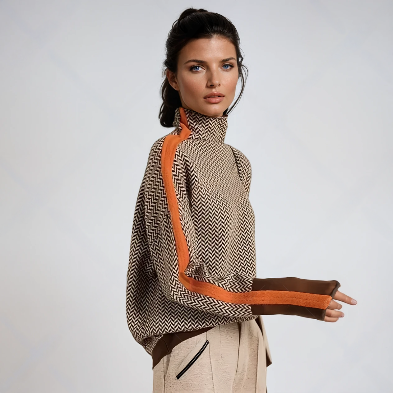 Suéter de cuello alto con llamativas rayas contrastantes