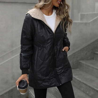 Chaqueta térmica elegante y ligera con cremallera y capucha