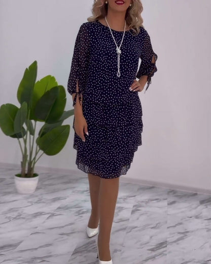 Ropa Elegante y Superpuesta con Lunares